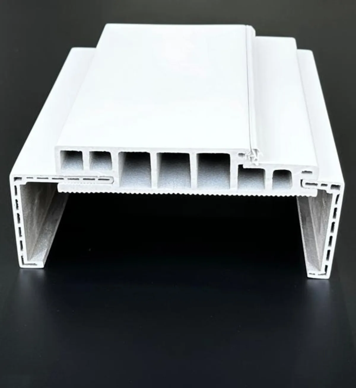 Perfil de batente em PVC Wood